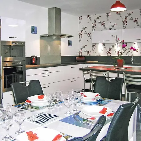 3 Bedroom Beautiful In Dourdain